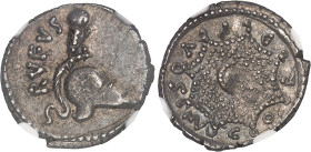 RÉPUBLIQUE ROMAINE
Cordia, Manius Cordius Rufus. Denier ND (46 av. J.-C.), Rome.NGC Ch XF 4/5 4/5 marks (6631351-024).
Av. RVFVS. Casque corinthien su...