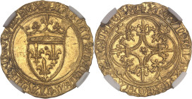 FRANCE / CAPÉTIENS
Charles VI (1380-1422). Écu d’or à la couronne, 4e émission ND (1394-1411), Saint-Lô.NGC MS 63 (6630870-047).
Av. + KAROLVSx DEIx G...