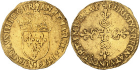 FRANCE / CAPÉTIENS
Henri IV (1589-1610). Écu d’or au soleil, 1er type 1598, C, Saint-Lô.
Av. (à 6 h.) HENRICVS. IIII. D. G. FR - AN. ET. NA. REX (diff...