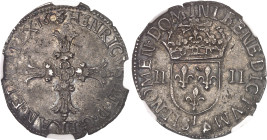 FRANCE / CAPÉTIENS
Henri IV (1589-1610). Quart d’écu, 3e type, avec croix aux bras fleuronnés de face 1606/5, I, Limoges.NGC AU 58 (6633791-015).
Av. ...