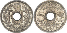 FRANCE
IIIe République (1870-1940). Essai de 5 centimes Lindauer 1914, Paris.PCGS SP67 (44002573).
Av. RF autour du trou central surmonté d’un bonnet ...