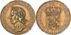 GRANDE-BRETAGNE
Oliver Cromwell (1653-1658). 50 shillings, essai par T. Simon 1656, Londres.NGC AU 55 (6633788-004).
Av. OLIVAR. D. G. RP. ANG. SCO. E...