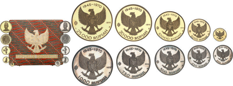 INDONÉSIE
République (1949- ). Coffret comprenant 5 monnaies Or et 5 en argent, ...