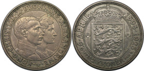 Europäische Münzen und Medaillen, Dänemark / Denmark. Christian X. & Alexandrine. Silberhochzeit. 2 Kroner 1923. 15,0 g. 0.800 Silber. 0.39 OZ. KM 821...