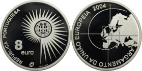 Europäische Münzen und Medaillen, Portugal. EU Erweiterung. 8 Euro 2004. 21,22 g. 0.500 Silber. 0.34 OZ. KM 753. Polierte Platte, mit Plastik Box