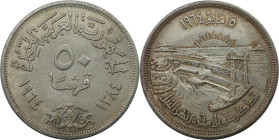 Weltmünzen und Medaillen, Ägypten / Egypt. Nilstaudamm. 50 Piastres 1964. 19,92 g. Silber. KM 407. Fast Stempelglanz