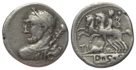 Ti Quinctius.

 Denar (Silber). 112 oder 111 v. Chr. Rom.
Vs: Büste des Hercules mit Diadem, Keule und Löwenfell in Rückenansicht links.
Rs: TI - ...