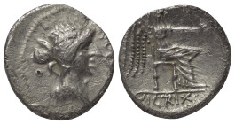 M. Porcius Cato.

 Denar (Silber). 47 - 46 v. Chr. Münzstätte in Nordafrika.
Vs: [M. CATO. PRO. PR.} Kopf der Roma (?) rechts.
Rs: VICTRIX. Victor...