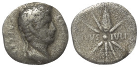 Augustus (31 v. - 14 n. Chr.).

 Denar (Silber). 19 - 18 v. Chr. Ungesicherte Münzstätte in Spanien (Colonia Caesaraugusta?).
Vs: CAESAR - AVGVSTVS...