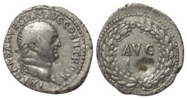 Vespasianus (69 - 79 n. Chr.).

 Denar (Silber). 70 n. Chr. Munzstätte in Asia Minor.
Vs: IMP CAESAR VESPAS AVG COS II TR P P P. Kopf mit Lorbeerkr...