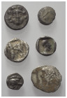 Griechische Münzen - Lots.


Unter anderem: Ungesicherte Münzstätte (Kleinasien) / Kyzikos (Mysien) / Ialysos (Inseln vor Karien).

Lot (6 Stück,...