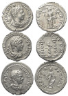Römische Münzen - Lots. Kaiserzeit.


Lot (3 Stück, Silber): Denare des Elagabalus (218 - 222 n. Chr.).

Ein Stück fast vorzüglich, zwei Stück se...