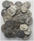 Römische Münzen - Lots. Kaiserzeit.


Lot (33 Stück, Silber): Denare aus dem 3. Jahrhundert n. Chr.
Unter anderem:
Septimius Severus (193 - 211 n...