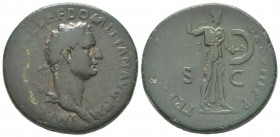 Domitianus 81 - 96 Sestertius, Rome, 82, AE 24.45 g Avers: IMP CAES DIVI VESP F DOMITIAN AVG P M Tête laurée à droite Revers: TR P COS VIII - DES VIII...