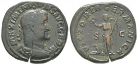 Maximinus I 235 - 238 Sestertius, Rome, 235-236, AE 23.65 g. Avers: MAXIMINVS PIVS AVG GERM Buste lauré, drapé et cuirassé à droite Revers: VICTORIA G...