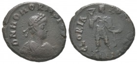 Honorius 393 - 423 Nummus, Alexandria, 395, AE 3.55 g Avers: D N HONORIVS P F AVG Buste diademé et cuirassé à droite Revers: GLORIA ROMANORVM ALEA L'E...