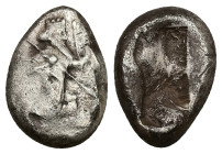 Persia, Achaemenid Empire. AR Siglos, 5.36 g 18.04 mm. Time of Darios I to Xerxes II. 485-420 BC. Sardes.
Obv: Persian king in kneeling-running stance...