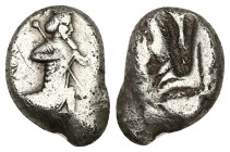 Persia, Achaemenid Empire. Artaxerxes I - Artaxerxes II (c. 450-375 BC). AR Siglos, 5.34 g 18.51 mm. Type IIIb. 
Obv: Persian King/hero kneeling-runni...
