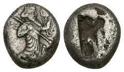 Persia, Achaemenid Empire. Artaxerxes I - Artaxerxes II (c. 450-375 BC). AR Siglos, 5.38 g 15.07 mm. Type IIIb. 
Obv: Persian King/hero kneeling-runni...