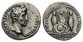 Augustus, 27 BC-AD 14. AR, Denarius. 3.70 g. 19.54 mm. Lungdunum.
Obv: CAESAR AVGVSTVS DIVI F PATER PATRIAE. Head of Augustus, laureate, right. Cmk: F...
