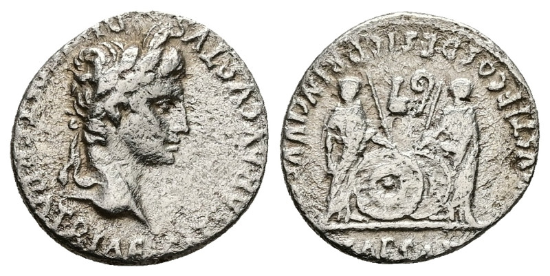 Augustus, 27 BC-AD 14. AR, Denarius. 3.48 g. 18.21 mm. Lungdunum.
Obv: CAESAR AV...