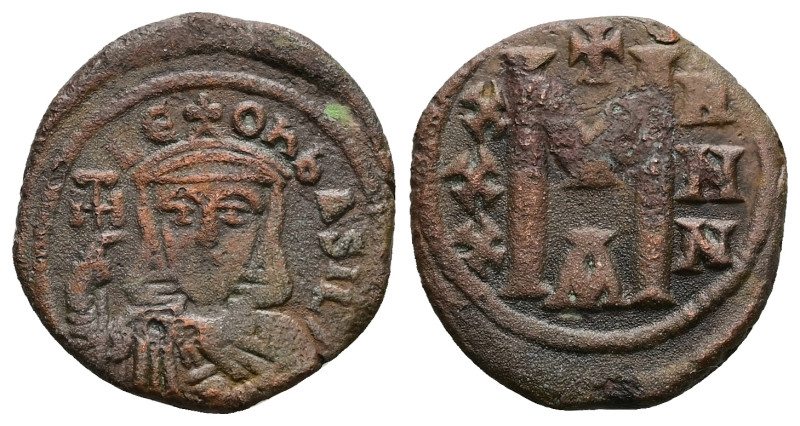 Leo V the Armenian, AD 813-820. AE, Follis. 5.68 g. 23.45 mm. Constantinopolis.
...