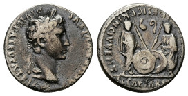 Augustus, 27 BC-AD 14. AR, Denarius. 3.73 g. 18.09 mm. Lungdunum.
Obv: CAESAR AVGVSTVS DIVI F PATER PATRIAE. Head of Augustus, laureate, right. 
Rev: ...