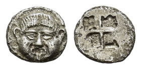 Macedon, Neapolis. 500-480 BC. AR Obol (10,4mm, 0.70 gr). Facing gorgoneion. R/ Quadripartite incuse square. SNG ANS 423-4; SNG Copenhagen -; Rosen 38...