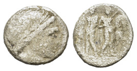 L. Memmius. 109-108 BC. Dioscuri Denarius (17,7 mm, 3,4 g) Rome mint. Male head right, wearing oak-wreath with XVI monogram below chin. R/the Dioscuri...