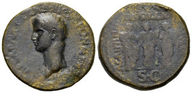 Gaius. AD 37-41. Æ Sestertius (36,5 mm, 28 g), Rome, AD 37-38. RIC 33. Tooled. Good fine.
