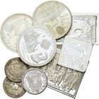 Spain, Large lot of 9 AR coins and medals, including a fine silver ingot. Total weight: 100 g.