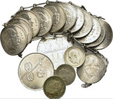 World, Large lot of AR mixed coins, including a bracelet made with Mexican coins. Total weight: 250 g.