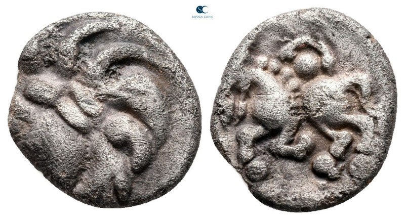 Central Europe. Vindelici. Büschelquinar Type 100-50 BC. 
Quinarius AR

13 mm...