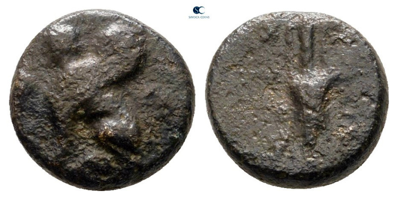 Islands off Ionia. Chios circa 190-88 BC. 
Bronze Æ

10 mm, 1,04 g



ver...