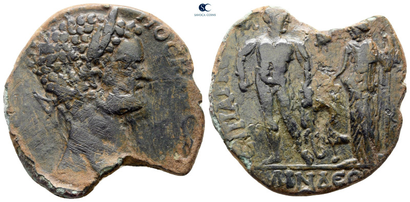 Caria. Alinda. Septimius Severus AD 193-211. 
Bronze Æ

30 mm, 10,79 g


...