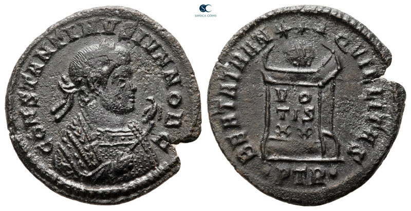 Constantine II, as Caesar AD 317-337. Cyzicus
Follis Æ

20 mm, 2,77 g



...