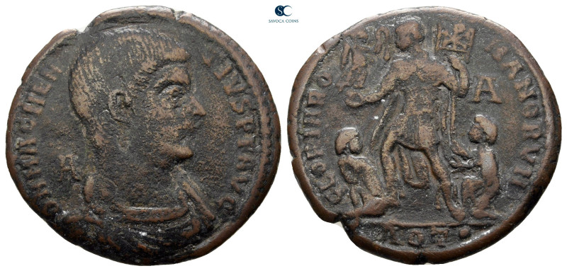 Magnentius AD 350-353. Aquileia
Follis Æ

25 mm, 5,11 g



nearly very fi...