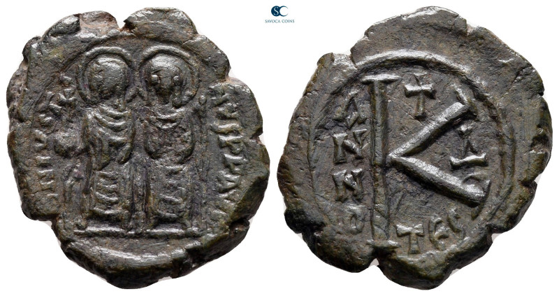 Justin II and Sophia AD 565-578. Thessalonica
Half Follis or 20 Nummi Æ

23 m...