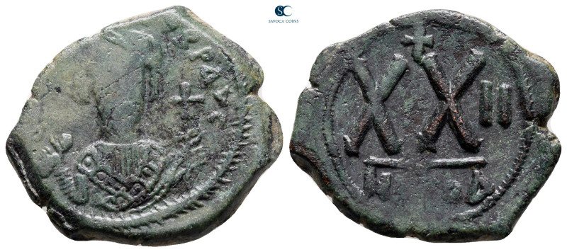 Phocas AD 602-610. Nikomedia
Half Follis or 20 Nummi Æ

25 mm, 6,01 g



...