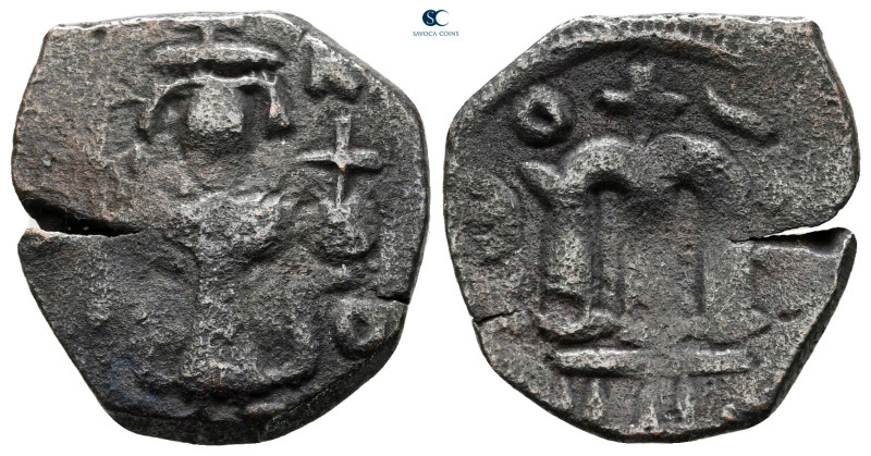 Constans II AD 641-668. Constantinople
Follis or 40 Nummi Æ

21 mm, 2,48 g
...