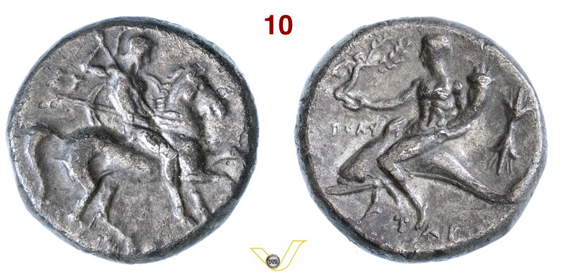 CALABRIA Tarentum (280-272 a.C.) Nomos o Statere. D/ Cavaliere con scudo e giave...