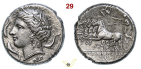 SICILIA Siracusa Agatocle (317-289 a.C.) Tetradramma. D/ Testa di Artemide-Aretusa; attorno tre delfini e sotto NK R/ Quadriga veloce e, in alto, tris...