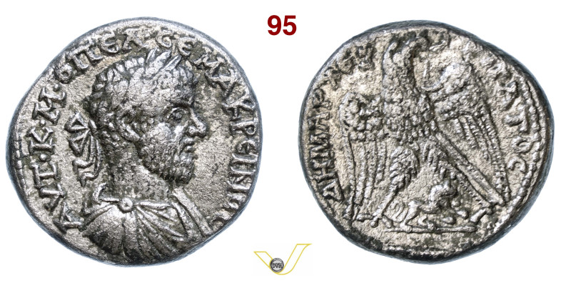 MACRINO (217-218) Tetradramma Hieropolis D/ Busto laureato, drappeggiato e coraz...
