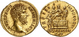 Lucius Verus (161-169) Aureus - Rome (164 ou 166) D’une qualité exceptionnelle et d’un style d’une grande finesse. Exemplaire du trésor de l’Aventin (...