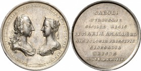 Italie - Sicile Médaille en argent - 1738 - H. P. Groskurt Commémore le mariage de Charles de Bourbon roi de Sicile (futur Charles III d’Espagne) et d...