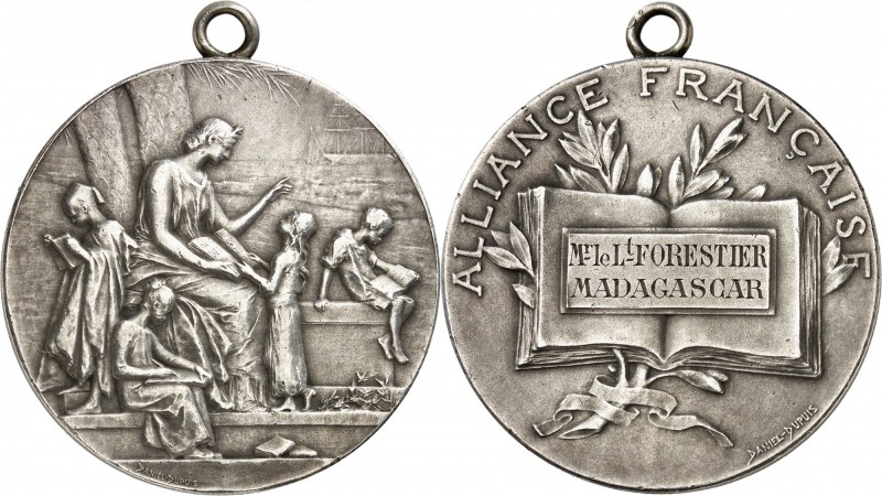 Madagascar Médaille de récompense en argent par J.-B. Daniel-Dupuis avec bélière...