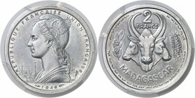 Madagascar Pré-série du 2 francs aluminium - 1948. La signature du graveur Bazor est soulignée. Inédit - Unique ? Le seul exemplaire gradé. 2.2g - Lec...