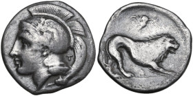 Greek Italy. Northern Lucania, Velia. AR Didrachm, c. 400-340 BC. Obv. Head of Athena left, wearing Attic helmet decorated with griffin; behind neck, ...