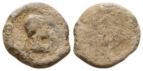 Lead Seals, 7th - 13th Centuries Reference: Condition: Very Fine

 Weight: 4,9gr Diameter: 14,3mm