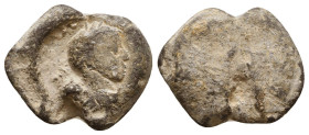 Lead Seals, 7th - 13th Centuries Reference: Condition: Very Fine

 Weight: 5gr Diameter: 17,5mm